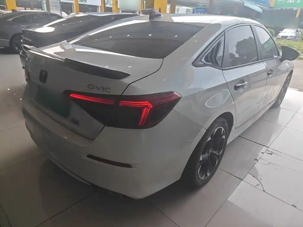 Honda Civic — миниатюра 7