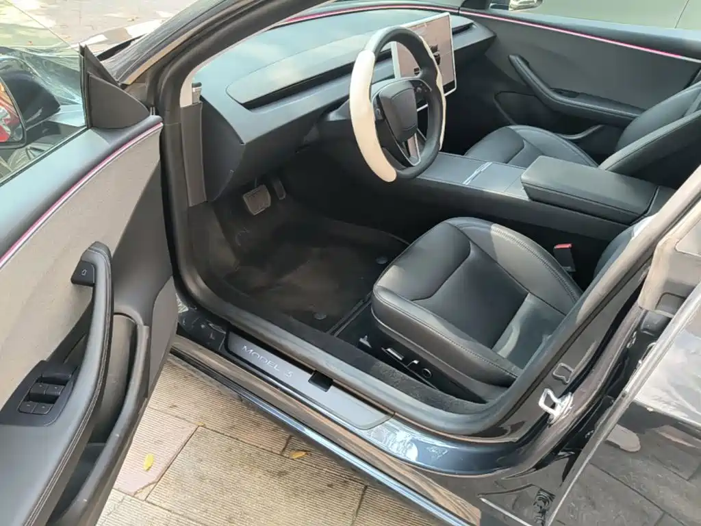 Tesla Model 3 — миниатюра 16