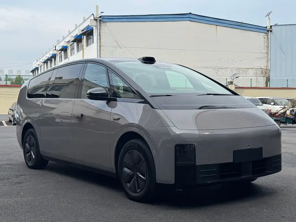 Li Auto Li MEGA — миниатюра 3
