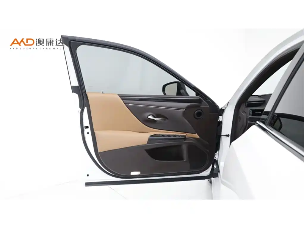 Lexus ES — миниатюра 10