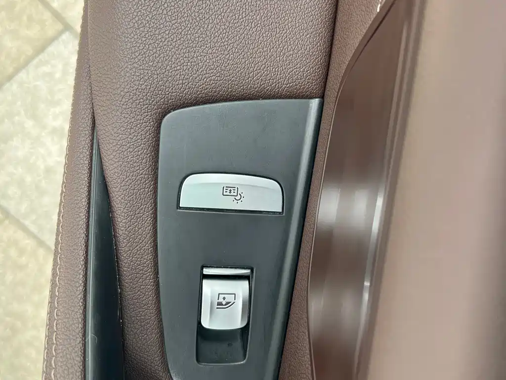 BMW 5 Series — миниатюра 18