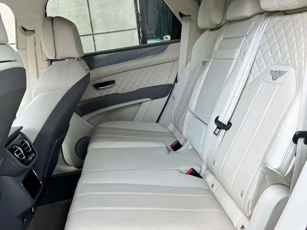 Bentley Bentayga PHEV — миниатюра 6