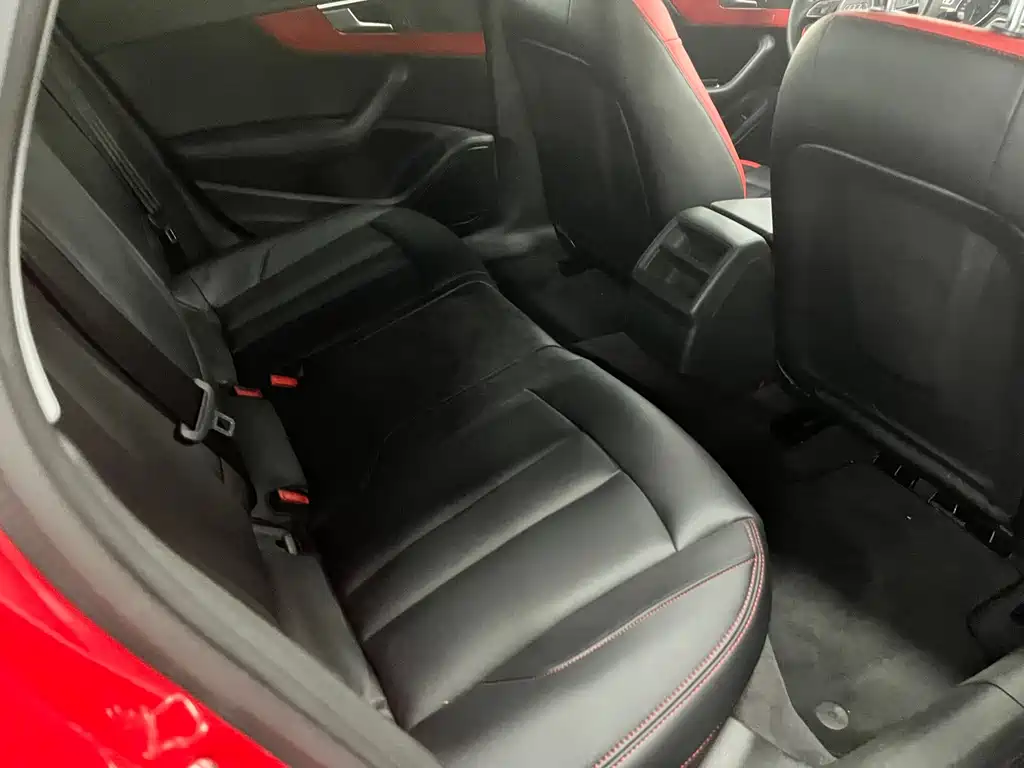 Audi A4L — миниатюра 8