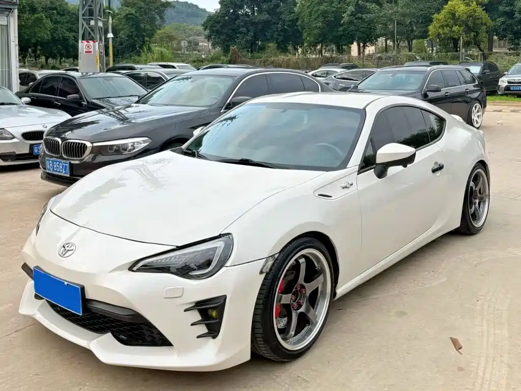 Купить Toyota 86
