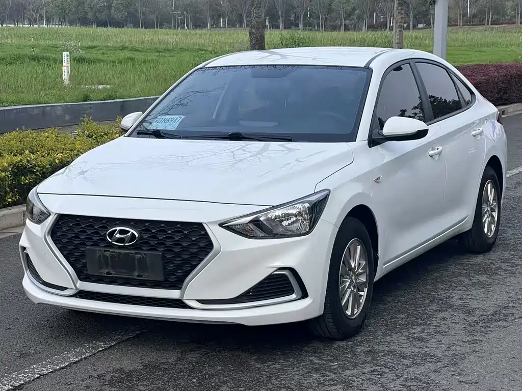 Hyundai Elantra 2022