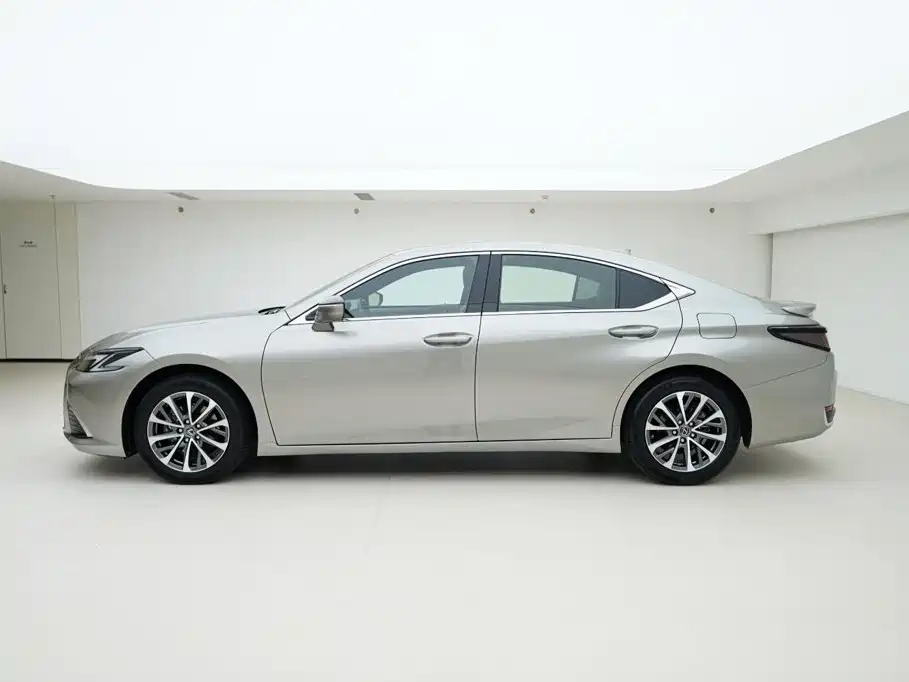Lexus ES — миниатюра 3