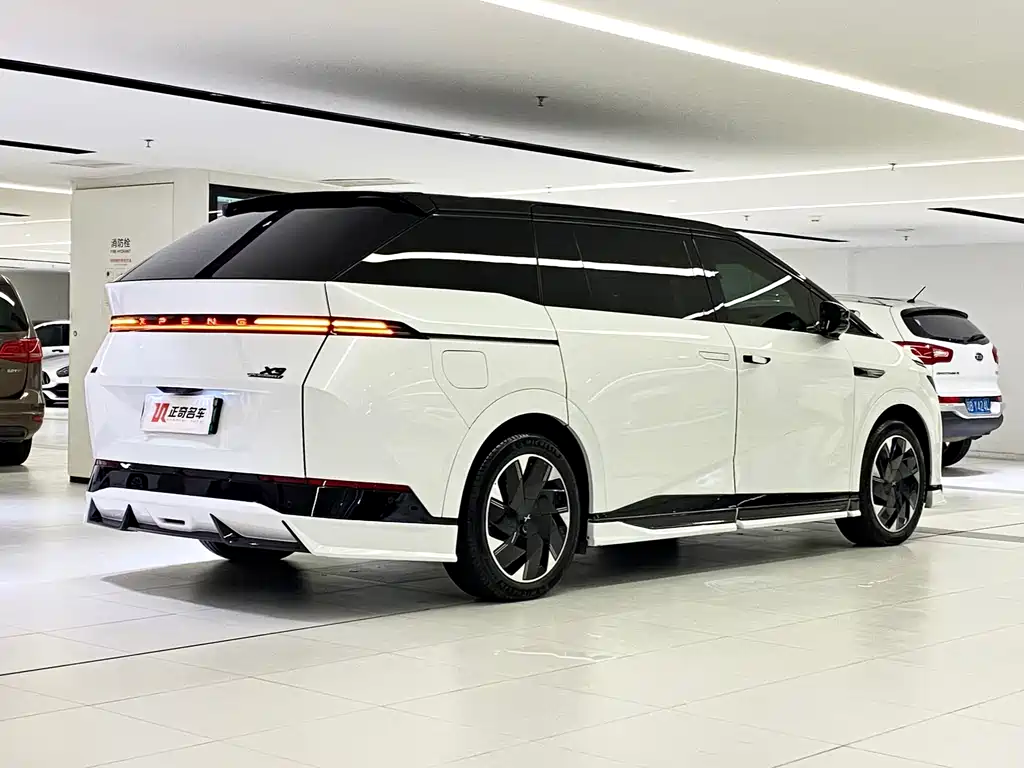 XPeng X9 — миниатюра 3