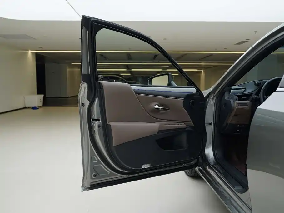 Lexus ES — миниатюра 14