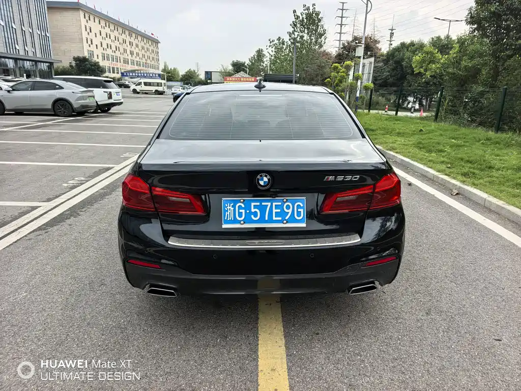 BMW 5 Series — миниатюра 9