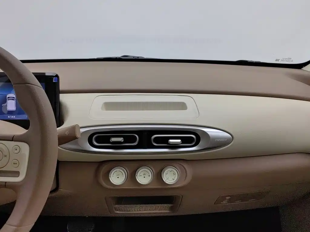 Wuling MINIEV — миниатюра 12
