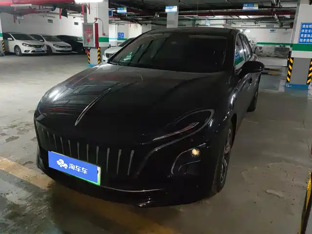 Hongqi HONGQI E QM5 2022