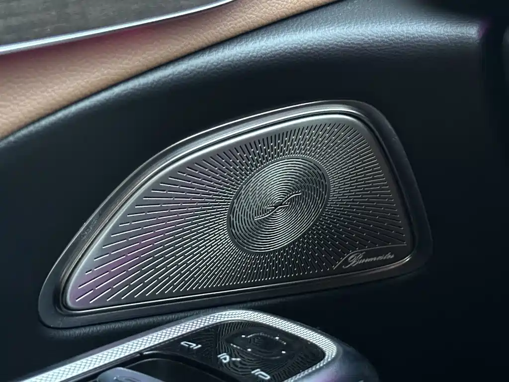 Mercedes-Benz E-Class — миниатюра 21