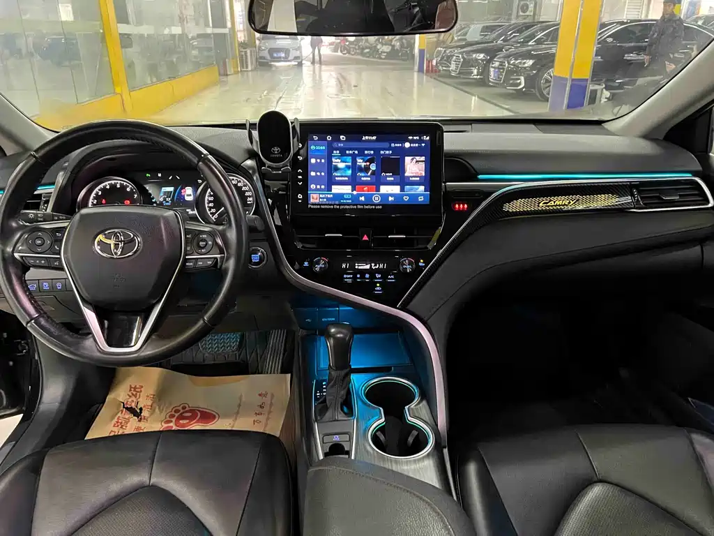 TOYOTA CAMRY