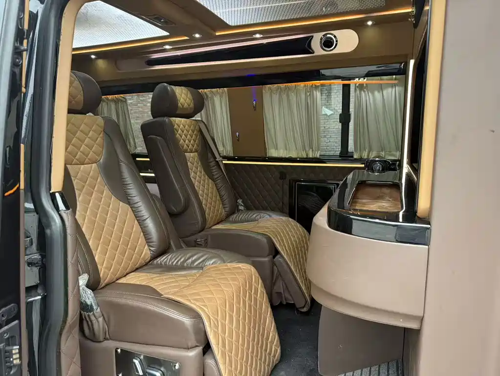 Volkswagen Caravelle — миниатюра 14