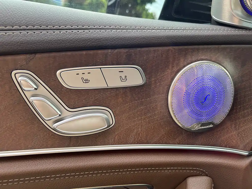 Mercedes-Benz E-Class — миниатюра 8