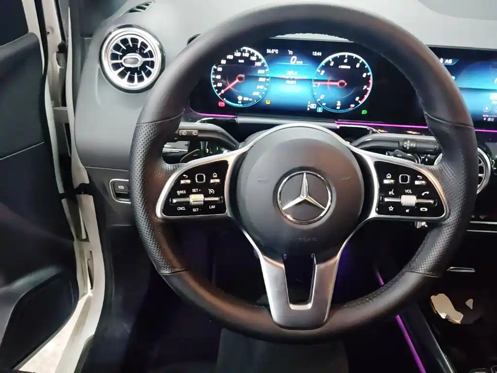 Mercedes-Benz B-Class — миниатюра 11