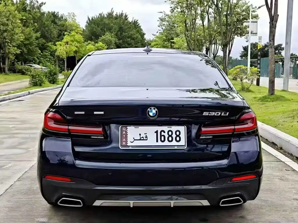 BMW 5 Series — миниатюра 6