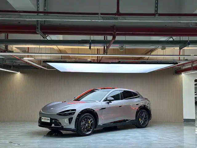 XIAOMI CAR XIAOMI YU7 2025