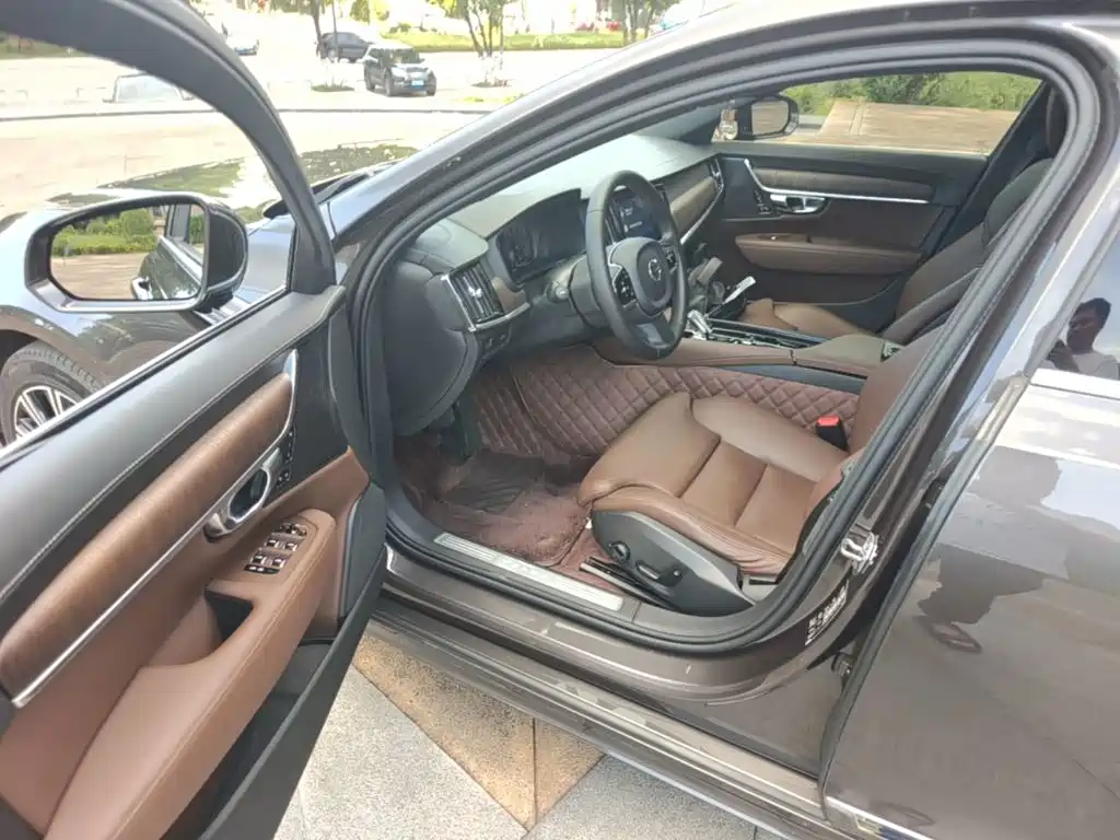Volvo S90 — миниатюра 16
