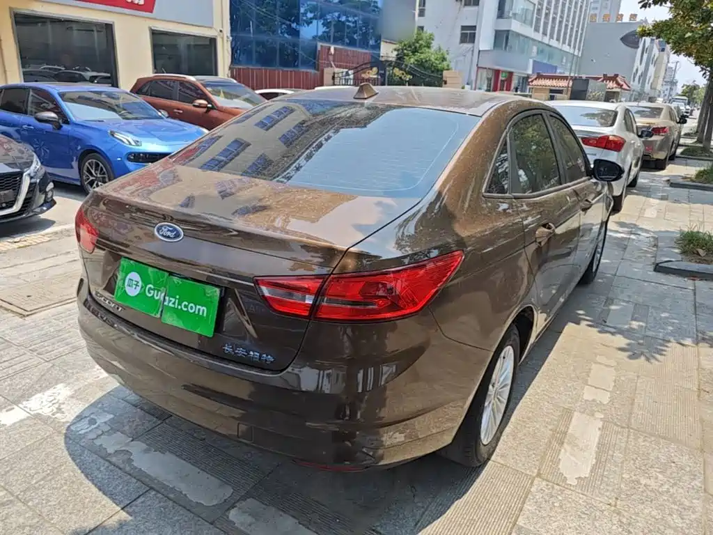 Ford Escort 2017 1.5L MT Comfort