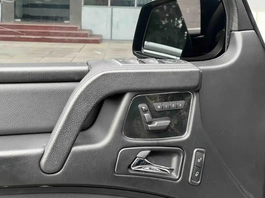 Mercedes-Benz G-Class — миниатюра 12