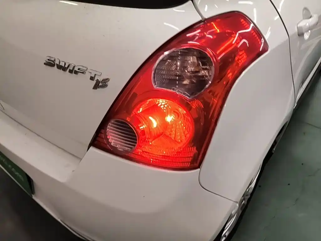 Suzuki Swift — миниатюра 8