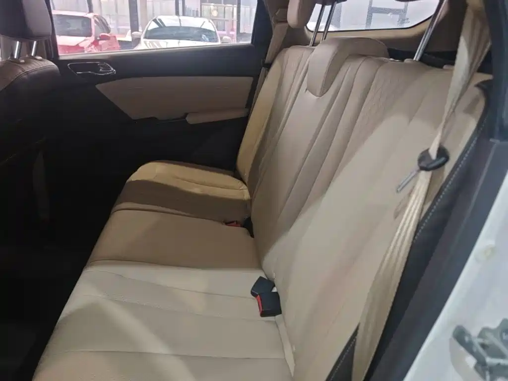 Baojun 310W — миниатюра 17