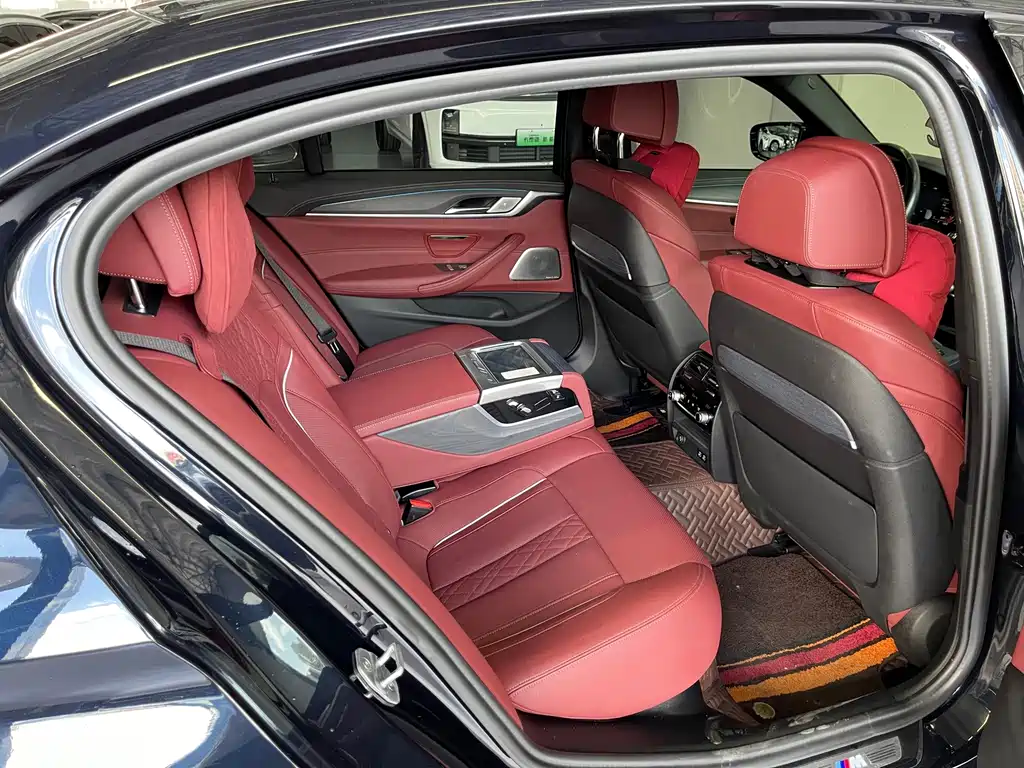 BMW 5 Series — миниатюра 15