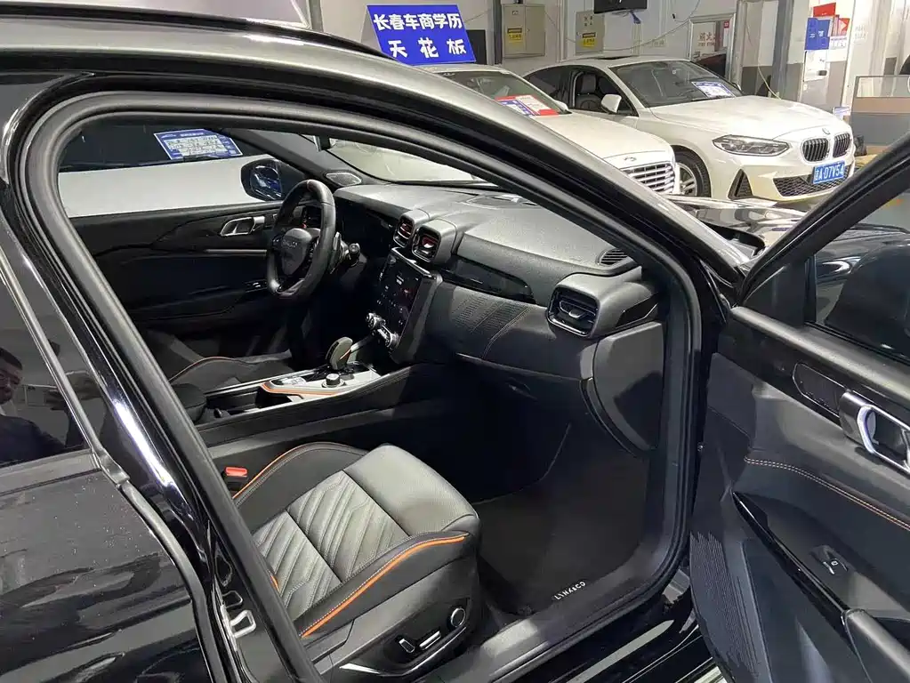 LYNK & CO. 02 HATCHBACK