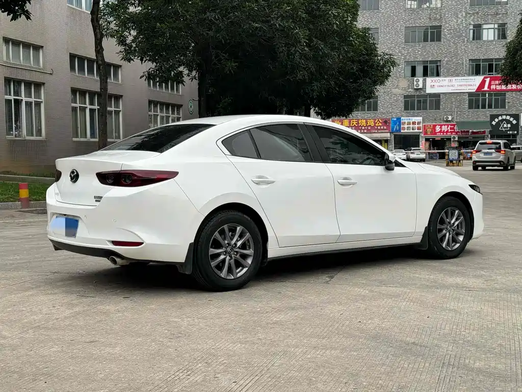 Mazda Mazda3 3 2021 1.5L AT