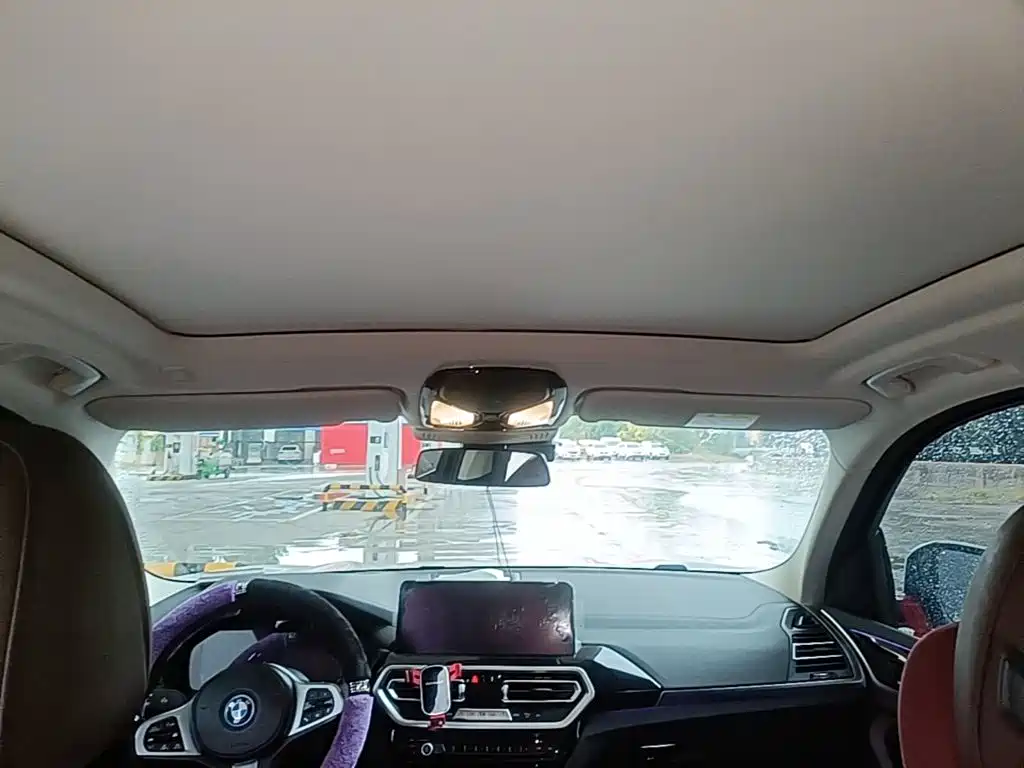 BMW iX3 — миниатюра 18