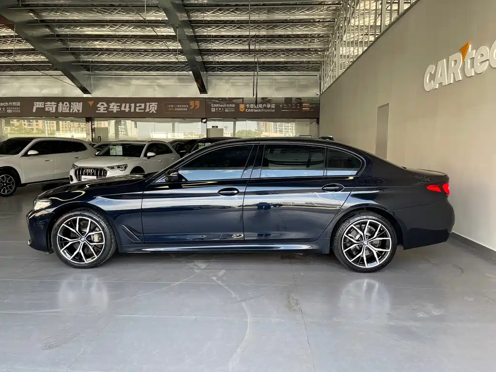 BMW 5 Series — миниатюра 8