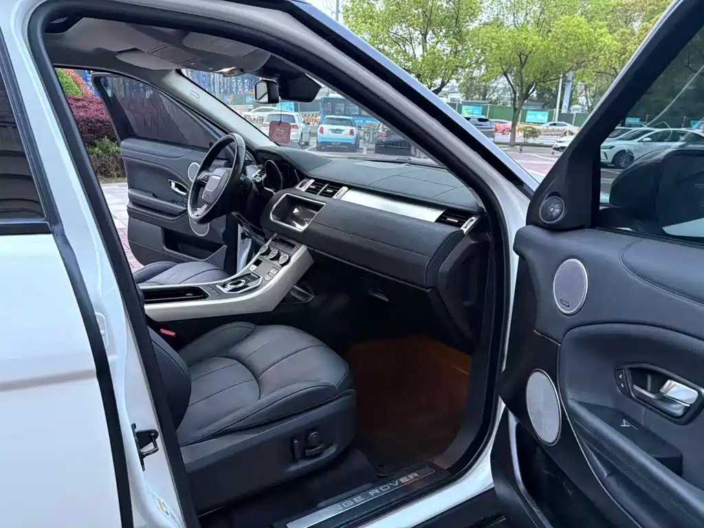 Land Rover Evoque — миниатюра 11