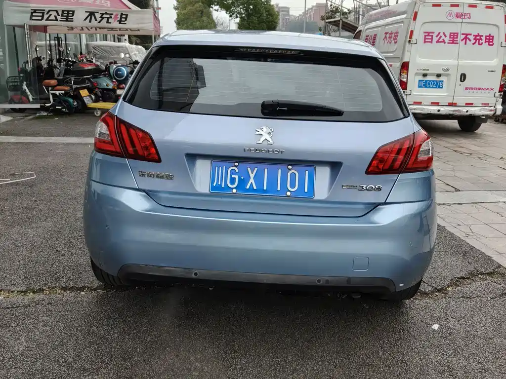 PEUGEOT 308S