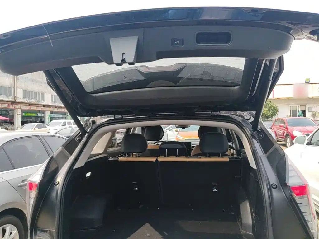 Geely Boyue L — миниатюра 19