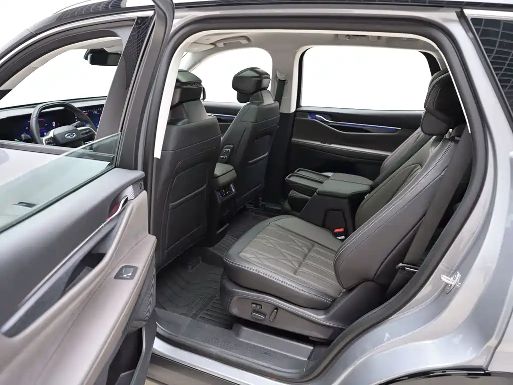 Ford Edge — миниатюра 12