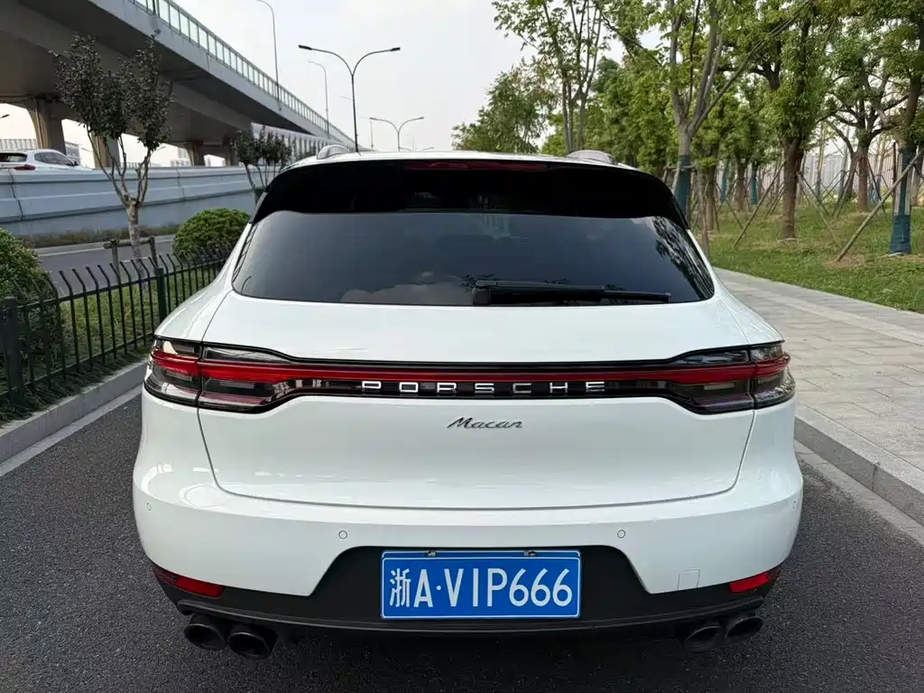 Porsche Macan — миниатюра 5