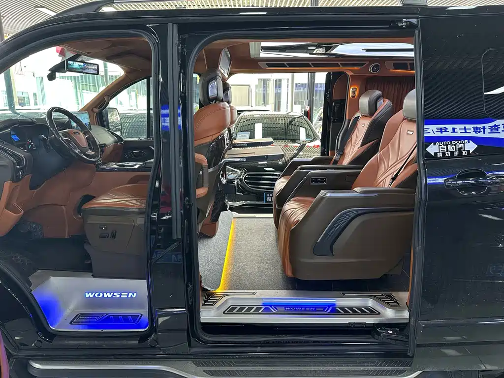 Ford Tourneo — миниатюра 6