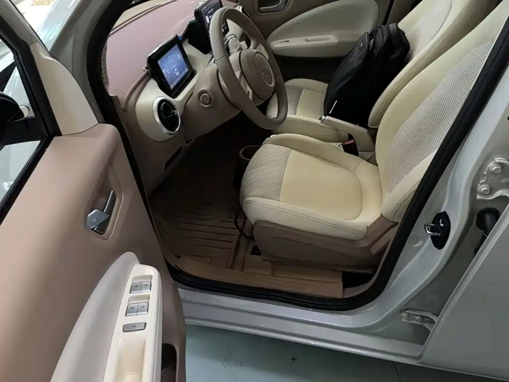 Wuling MINIEV — миниатюра 16