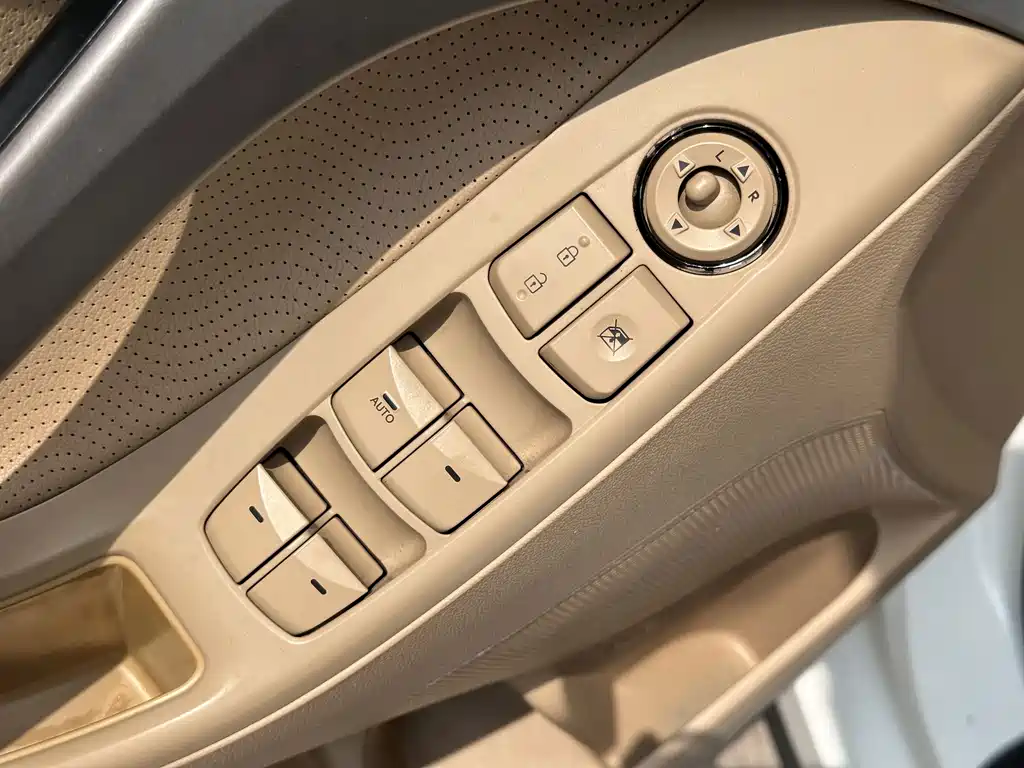 Hyundai Elantra Langdong — миниатюра 15