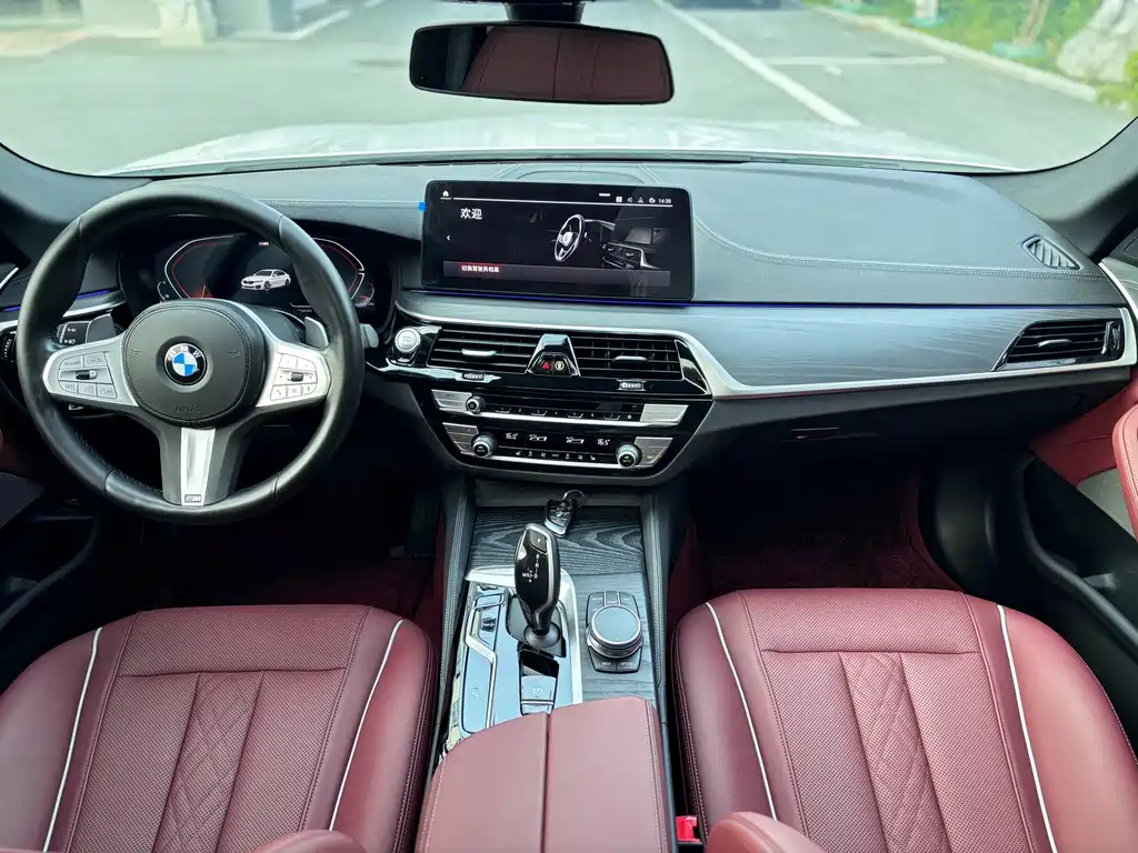 BMW 5 Series — миниатюра 9