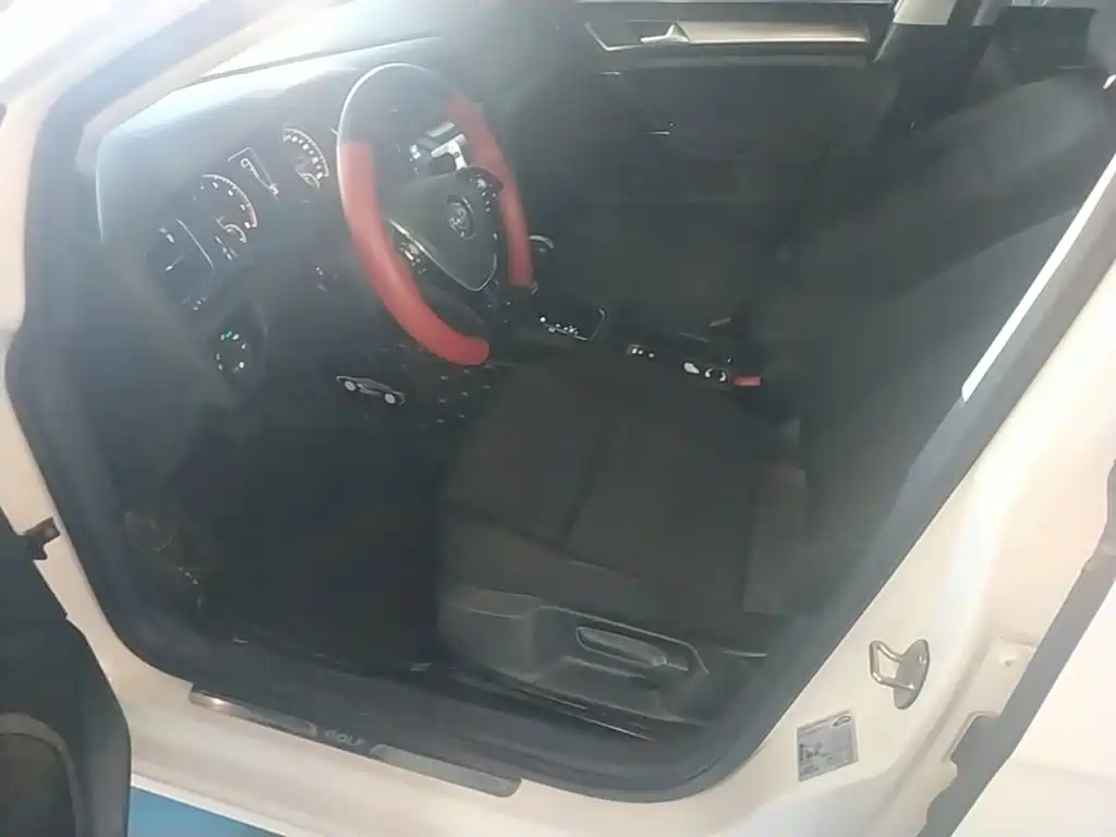 Volkswagen Golf — миниатюра 15