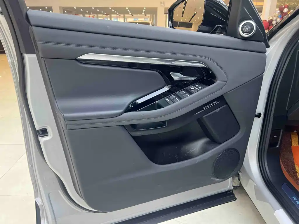 Land Rover Evoque — миниатюра 10