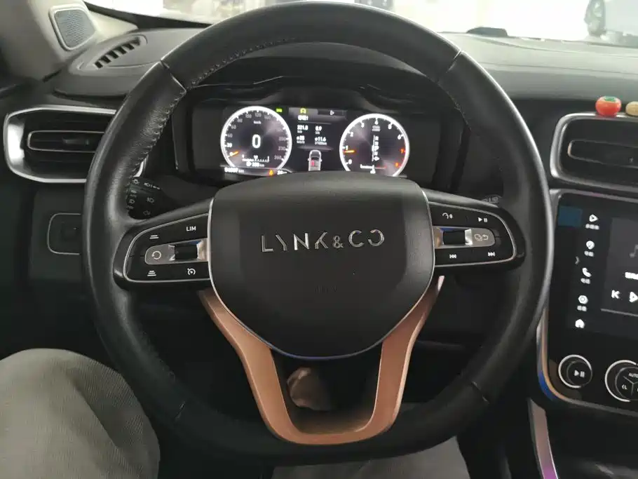 Lynk & Co 01 — миниатюра 15
