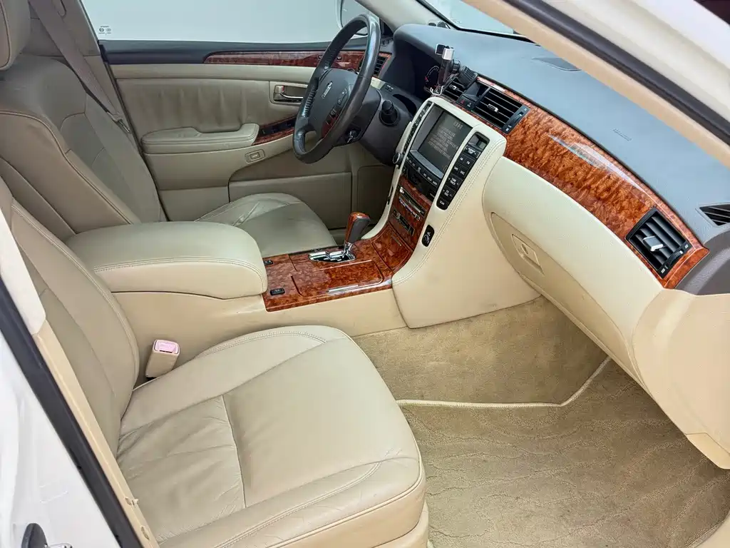 Toyota Crown — миниатюра 22