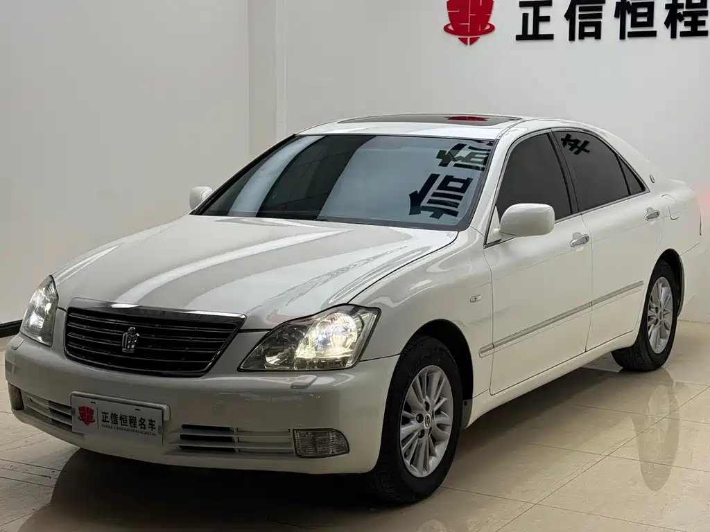 Toyota Crown — миниатюра 5