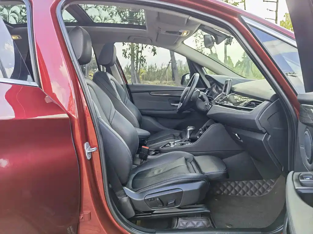 BMW 2 Series Active Tourer (Import) — миниатюра 8
