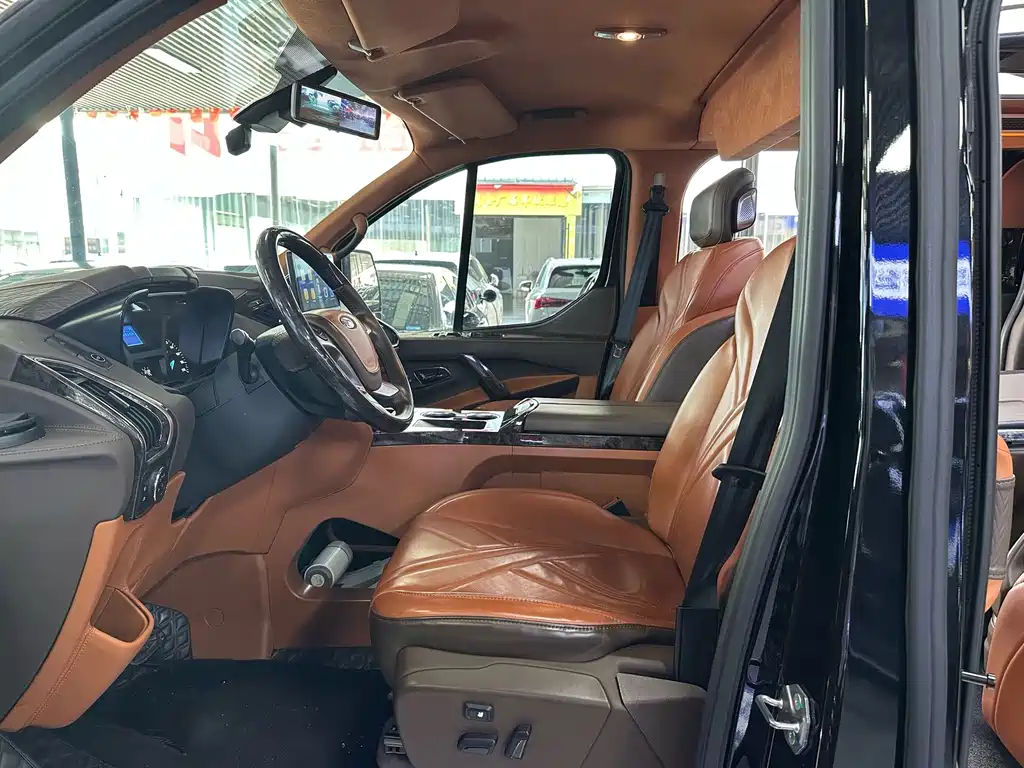 Ford Tourneo — миниатюра 4