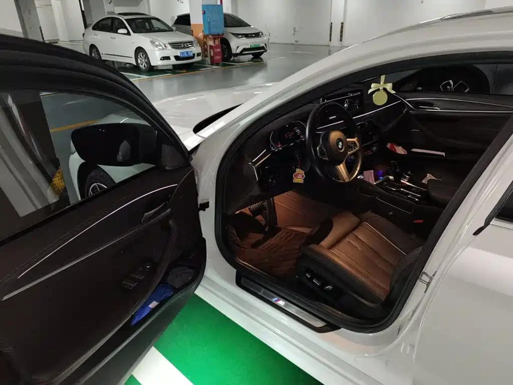 BMW 5 Series — миниатюра 14