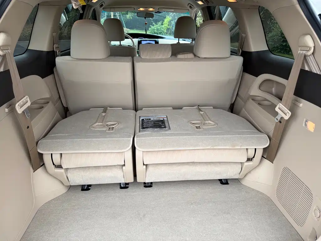 Toyota Previa — миниатюра 11